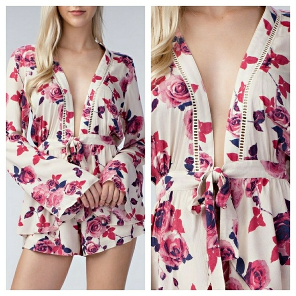 Cream & Pink deep plunge floral romper - Picture 2 of 4